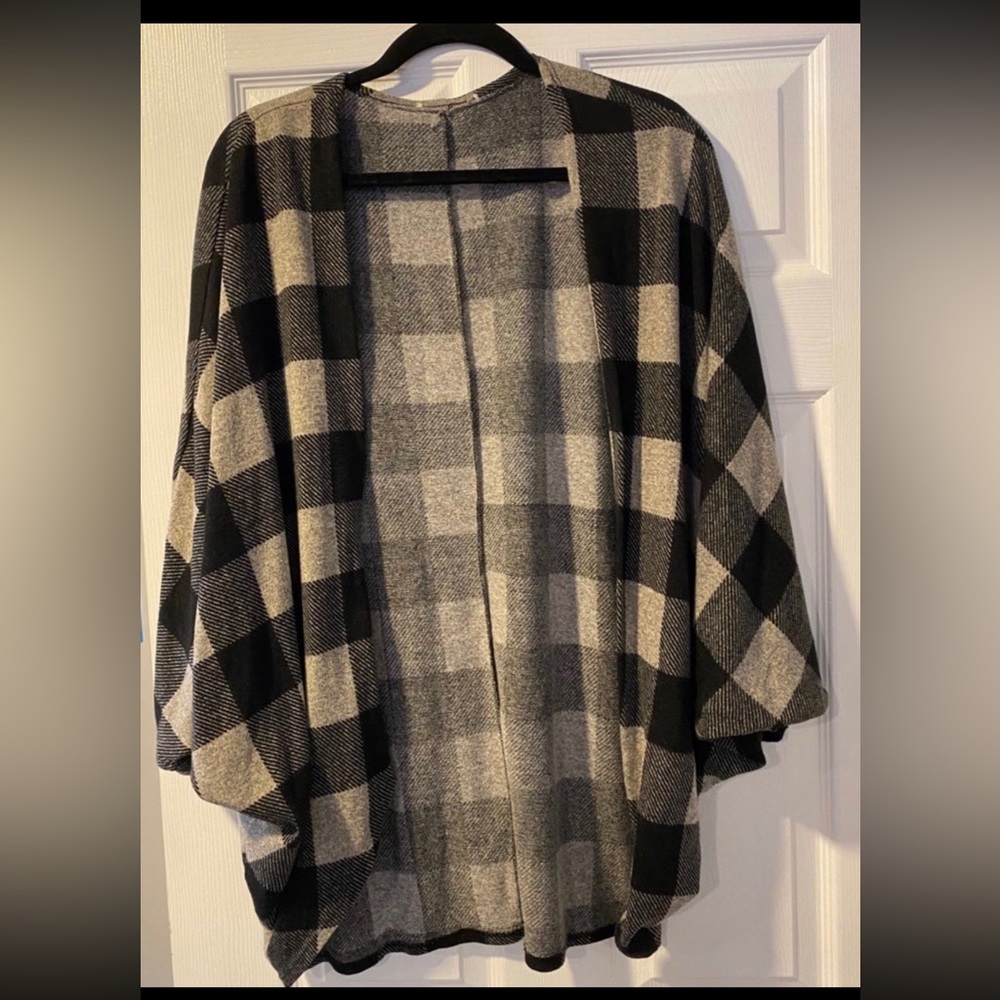 Limelush Boutique Plaid Checkered Cacoon Sweater Wrap Size L